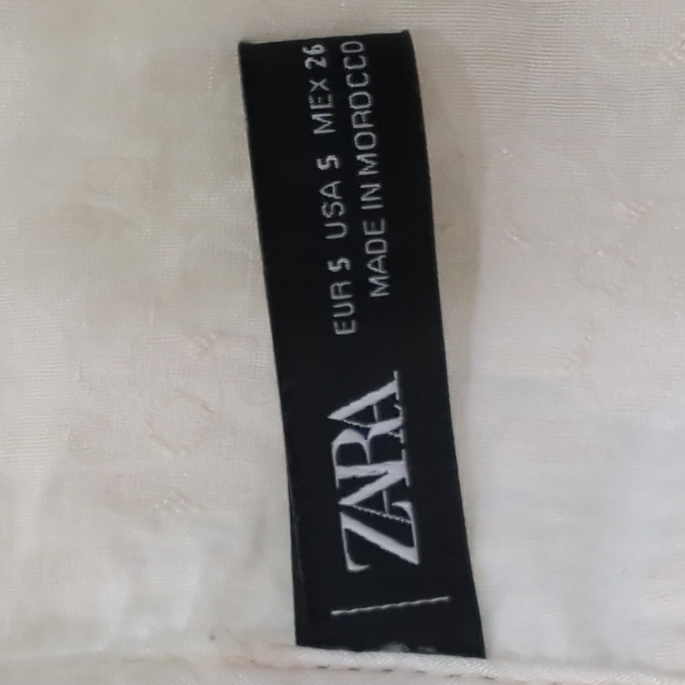 Zara Floral Top - Picture 9 of 9